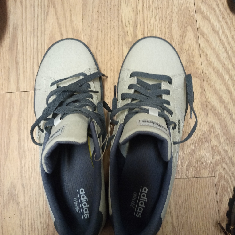 Adidas - Picture 5 of 5